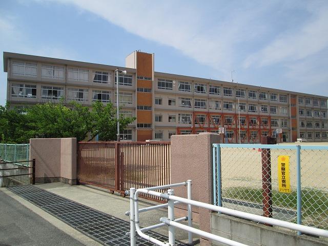 Primary school. Kakogawa City Hiraoka 800m to East Elementary School