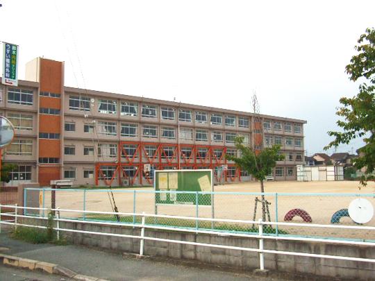 Primary school. Kakogawa City Hiraoka 510m to East Elementary School