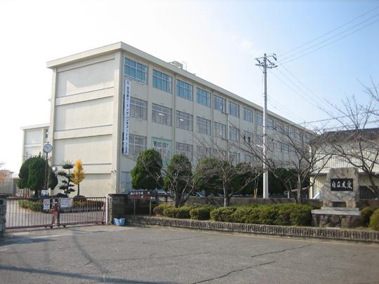 Junior high school. Kakogawa City Hiraoka up to junior high school 2689m