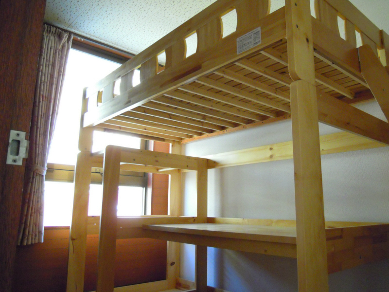 Living and room. Lofted bet ☆