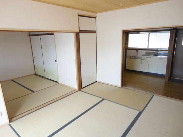 Other room space. Japanese-style room 6 Pledge & Japanese-style room 4.5 Pledge!