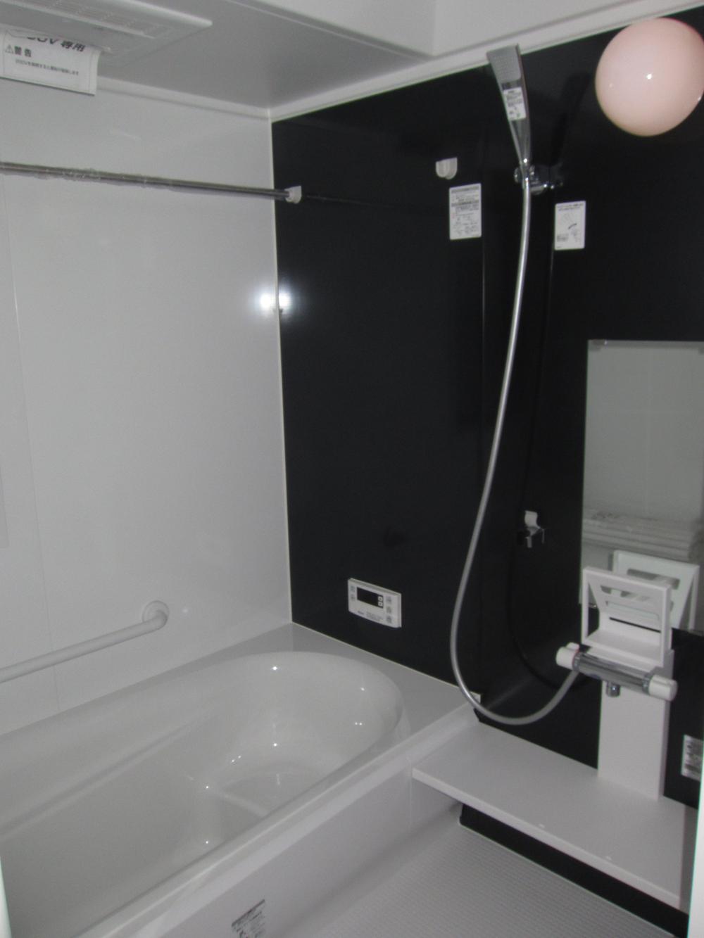 Bathroom.  ◆ There bathroom heating dryer (December 2013) Shooting