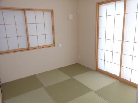 Non-living room. Stylish Japanese-style Ryukyu-style tatami