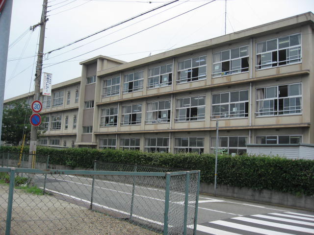 Primary school. Kakogawa 1107m to stand Beppu elementary school (elementary school)