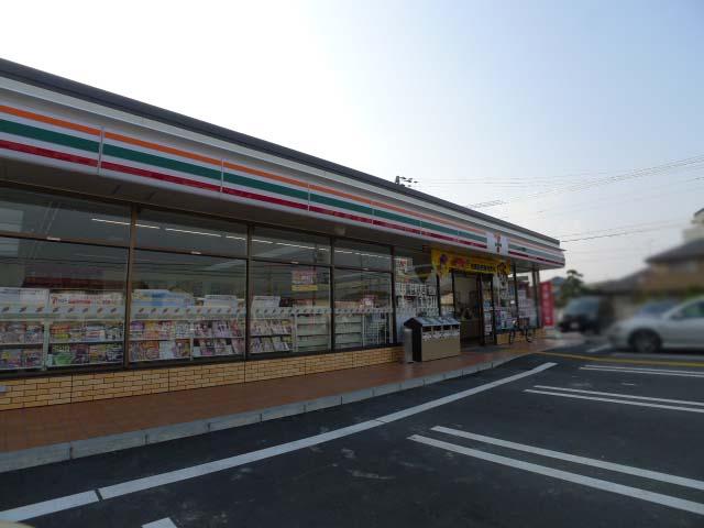 Convenience store. 777m to Seven-Eleven Kakogawa Yoshino Retention