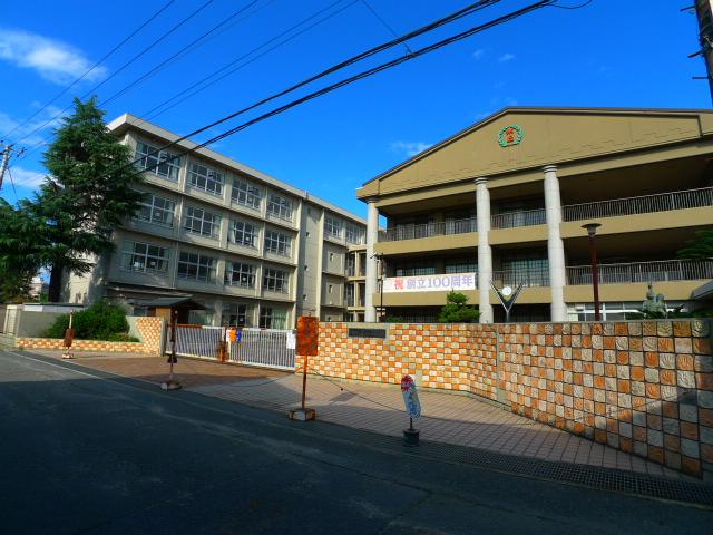 Primary school. Kakogawa Municipal hommock to elementary school 696m
