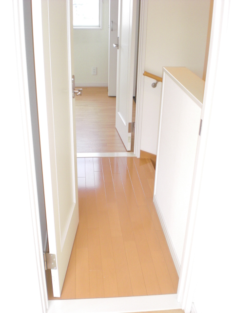 Other room space. Second floor hallway ^^