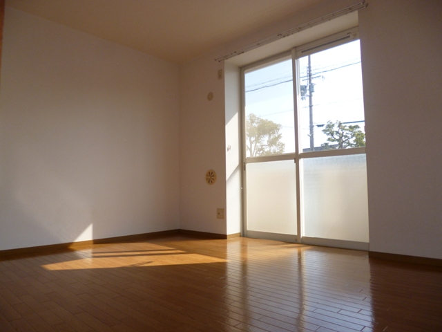Other room space. Large windows also there is a bright bathroom.