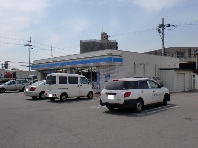 Convenience store. 362m until Lawson Harima Higashihonjo store (convenience store)