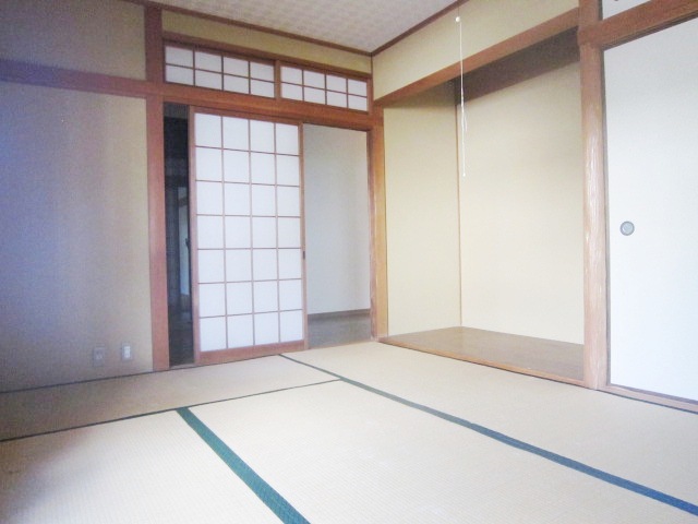 Other room space. 1F6 Pledge Japanese-style room ☆
