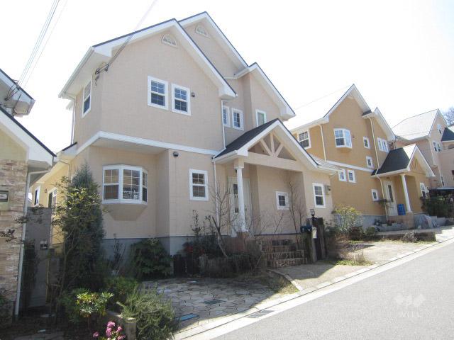 Local appearance photo. Property appearance (from the northeast side)