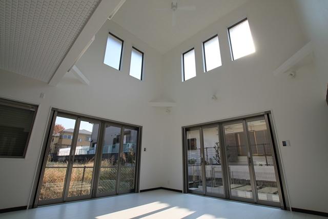 Same specifications photos (living). South-facing atrium living is without day perfect. Our construction cases