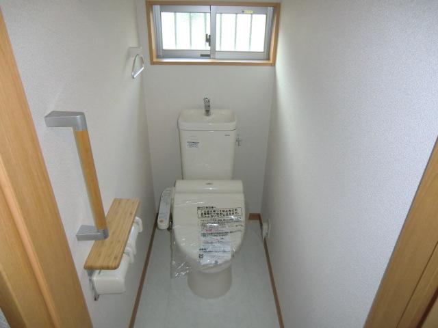 Other Equipment. 1 ・ Second floor toilet, With Washlet! 