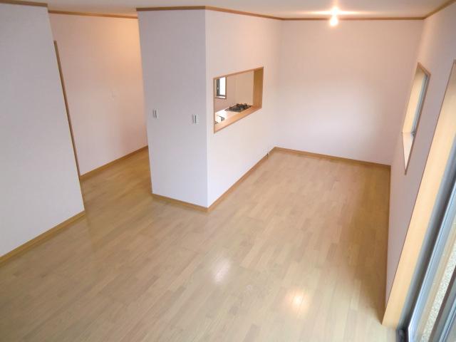 Same specifications photos (living). Same specifications photos (living) Unnecessary and easy care wax!