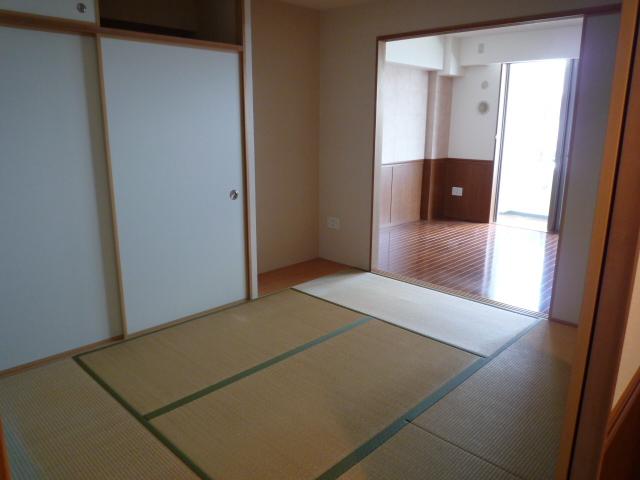 Non-living room. How from the Japanese-style room to LDK