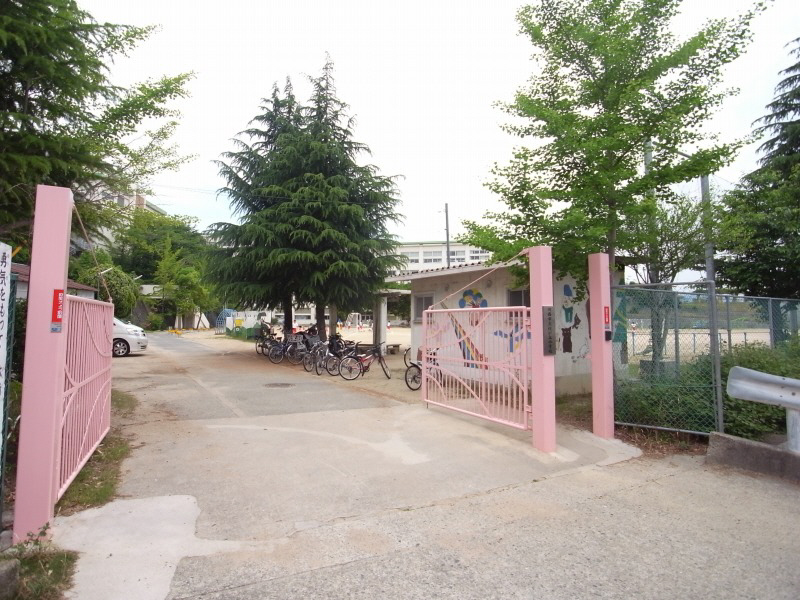 Primary school. Sakuragaoka to elementary school (elementary school) 1058m