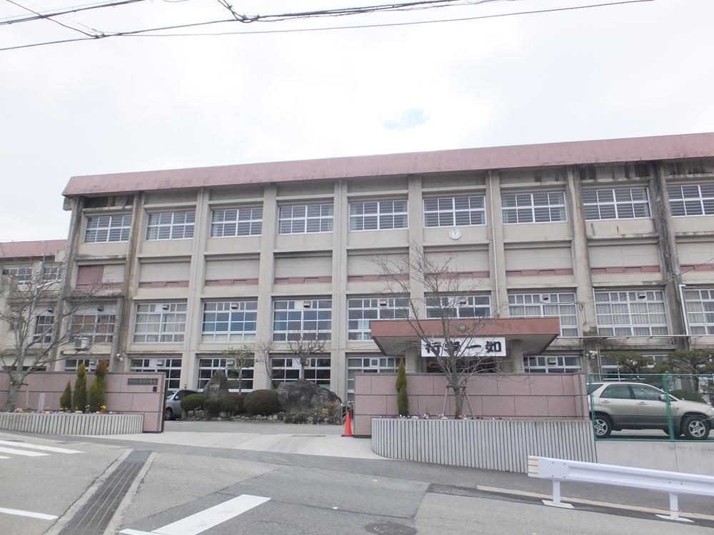 Junior high school. 2994m to Kawanishi City Higashitani junior high school