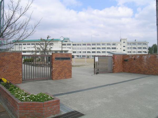 Junior high school. Midoridai until junior high school 186m Midoridai junior high school