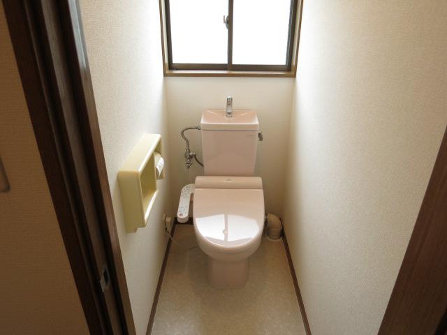 Toilet. Second floor toilet