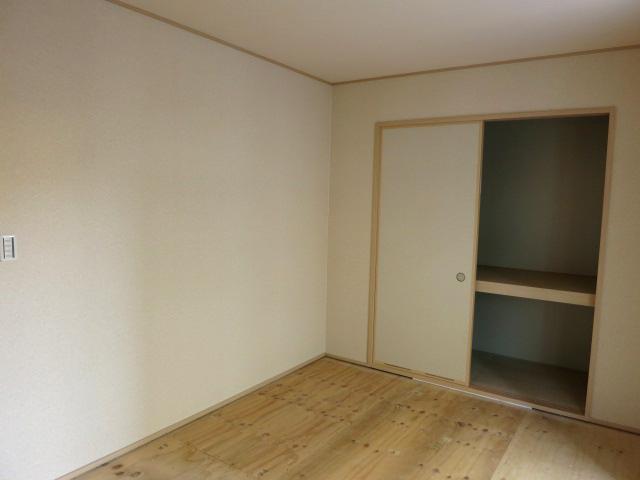 Non-living room. Japanese-style room 6 quires