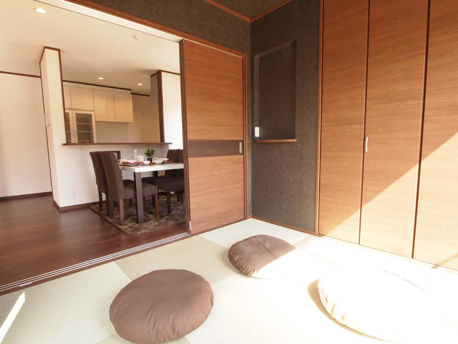 Non-living room. Chic Japanese-style room of calm atmosphere