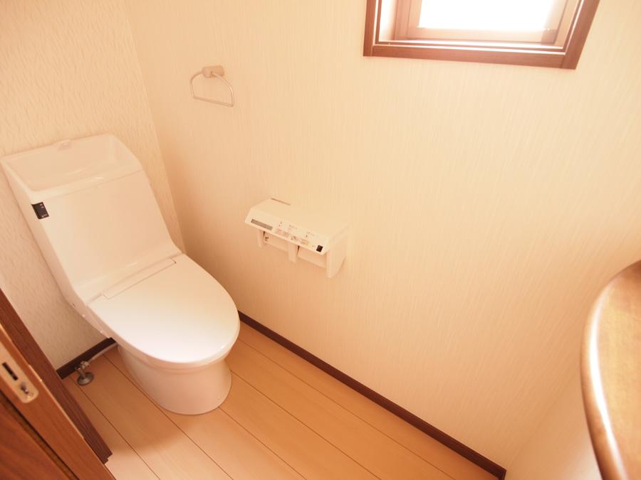 Toilet. Fired the gift of aroma du fuser from Daiichi home to your buyer because nook floor heating equipment niche also, This is very good smell! Unpleasant smell also block! 