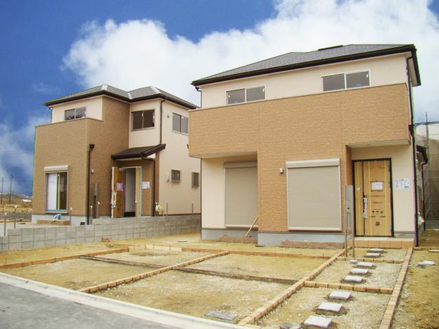 Same specifications photos (appearance). Same specifications photos (appearance) ◇ solar power standard! ◇ facing south! Parking two Allowed! ◇ Zenshitsuminami direction! South-facing wide balcony! ◇ elementary school walk 6 minutes! Junior high school 4-minute walk! 