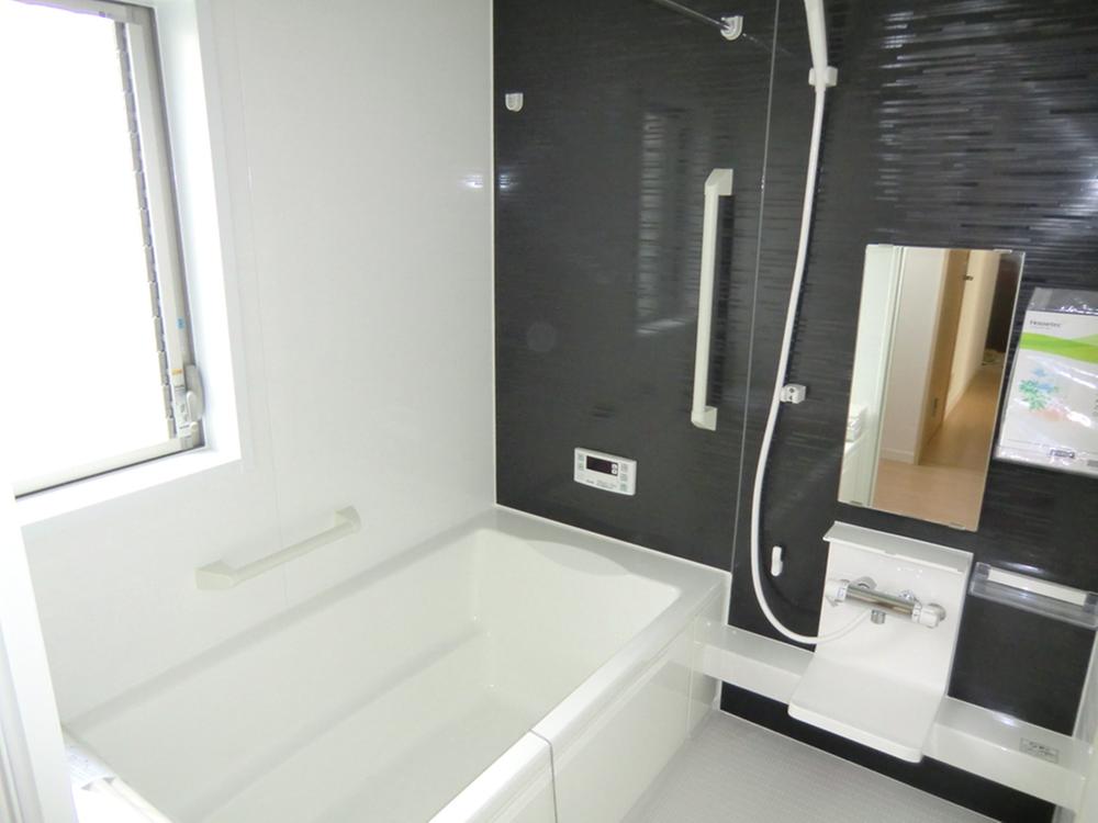 Same specifications photo (bathroom). Same specifications photo (bathroom) With bathroom heating dryer! 