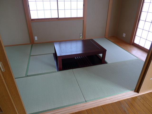 Other. 1F Japanese-style room (digging your stand owner)