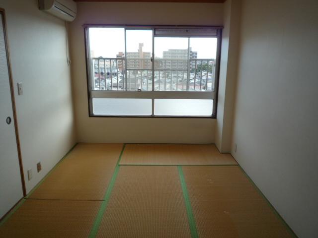 Other introspection. Japanese-style room 6 quires