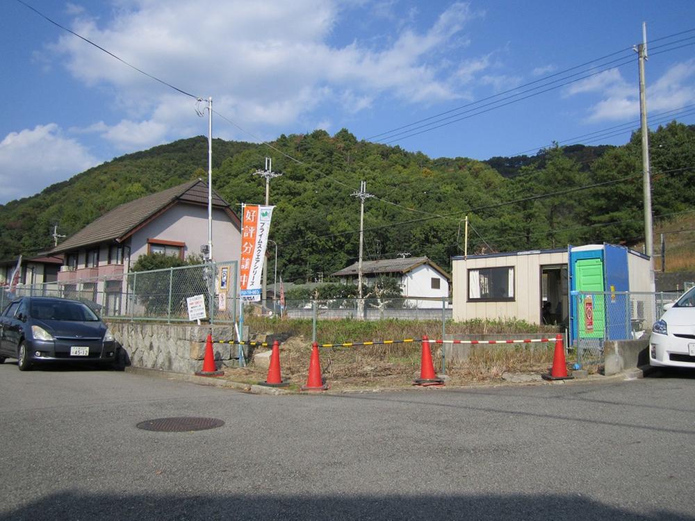 Local photos, including front road. Fushimidai No. 3-2-33 (shooting 2013.11.8)
