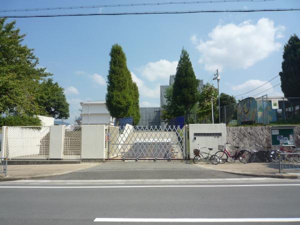 Primary school. 400m Yang Ming elementary school to Yangming elementary school