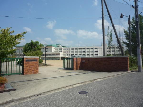 Junior high school. Midoridai until junior high school 500m Midoridai junior high school