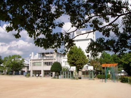 Primary school. 249m to Kawanishi Municipal Tada elementary school