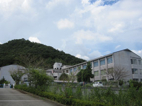 Primary school. Keyakizaka also opened planned in the town kindergarten next spring 475m up to elementary school