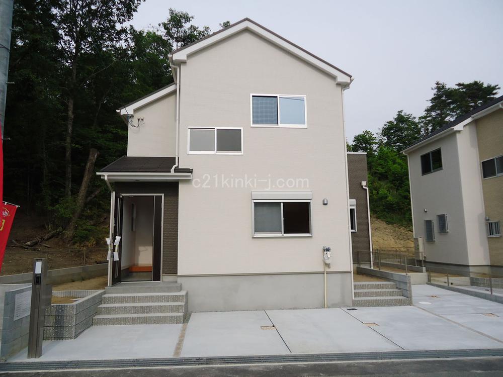 Local appearance photo. Local photos (appearance) all 8 House! (Photo No. 1 place) solar power house, Yang per good! Nose Electric Railway "Uneno" a 20-minute walk!