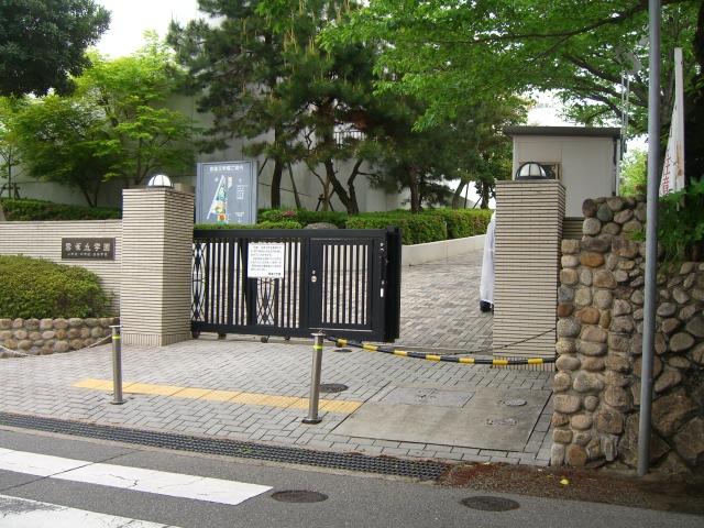 Primary school. 1200m to private Hibarigaoka Gakuen Elementary School