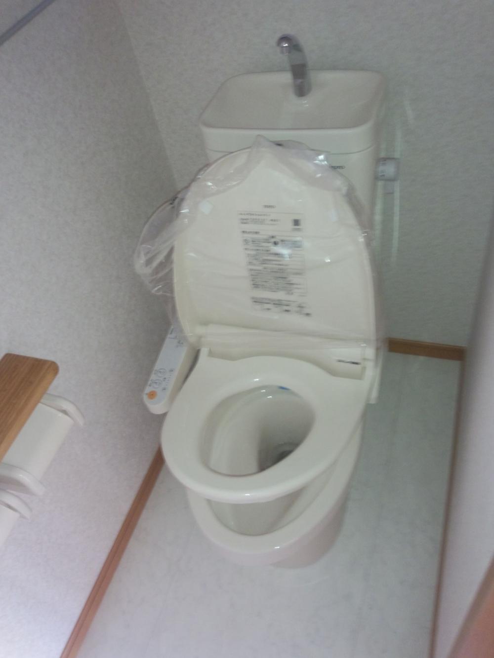 Toilet. Indoor (2013 9) Shooting