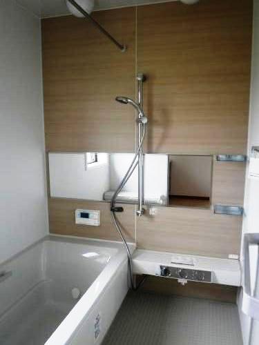 Same specifications photo (bathroom). Bathroom dryer standard equipment