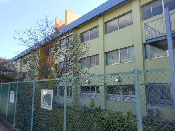 Primary school. 400m up to elementary school Kawanishikita elementary school