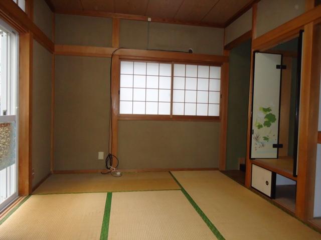 Non-living room. Buddhist family chapel, Alcove with a Japanese-style room