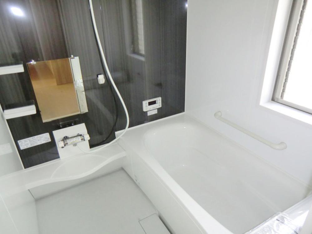 Same specifications photo (bathroom). Same specifications photos (Western-style)