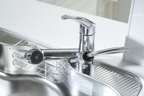 Kitchen.  [Water purifier mixing faucet with integrated shower] Happy to sink Caring for pulling out the nozzle. It is a water purifier-integrated type in which deliciously clean water can be used (same specifications)