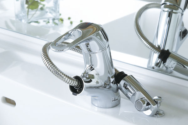 Bathing-wash room.  [Vanity mixing faucet] Convenient telescopic washable a wash bowl pull out the head section. Water wings is less foam faucet has been adopted (same specifications)