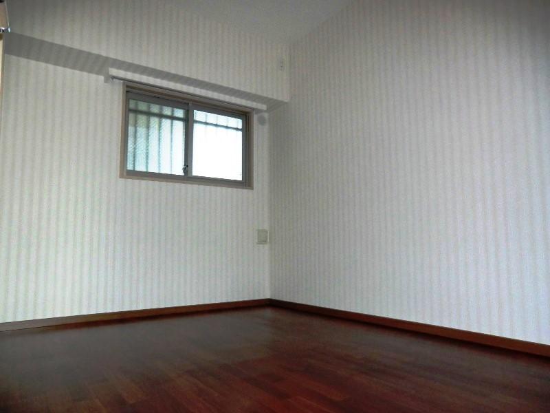 Non-living room. Apatawazu Kobe Sannomiya Western-style 5 Pledge