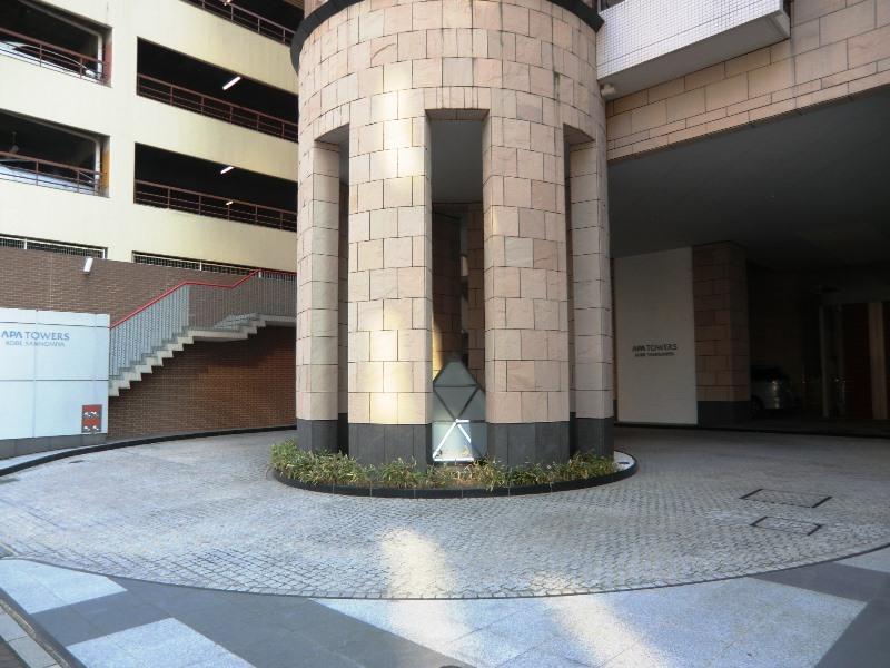 lobby. Apatawazu Kobe Sannomiya Characteristic entrance reminiscent of the entrance of the hotel