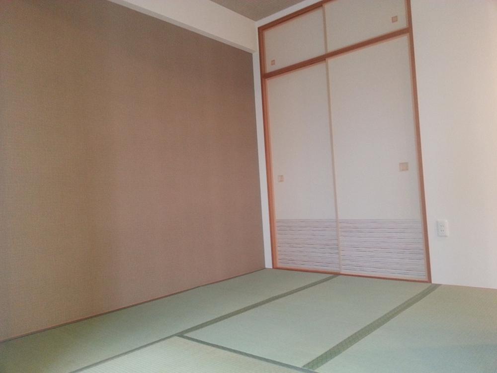 Non-living room. Japanese-style room was also exchange tatami