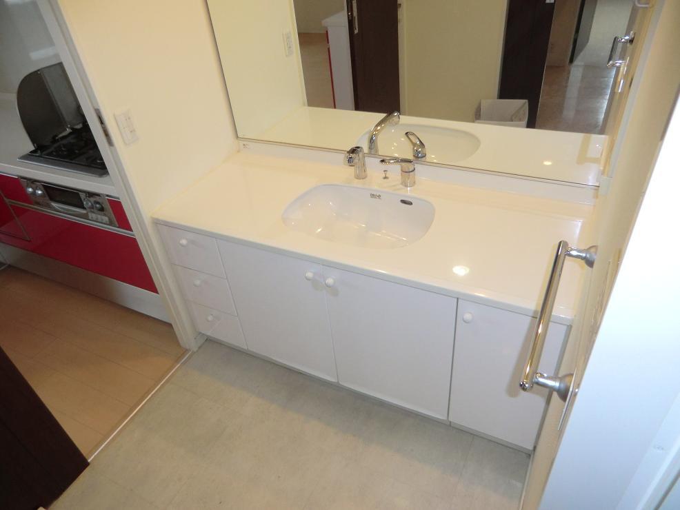 Wash basin, toilet. KAISEI Shin second Wash