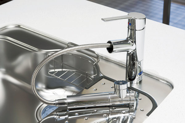 Kitchen.  [Water purifier integrated mixing faucet] Water purifier integrated faucets that clean water can be used at any time. Since the drawer and use is also useful, such as a sink of clean (same specifications)