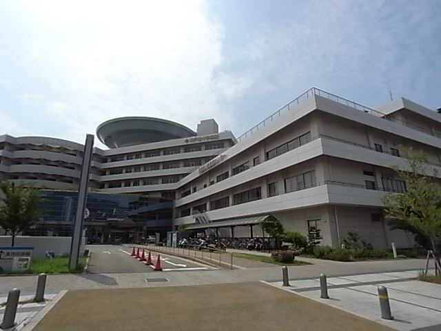 Hospital. 2100m to Kobe Red Cross Hospital (Hospital)